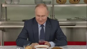 «Смотря, что закусывать!» Владимир Путин рассказал, что любит больше — огурцы или помидоры