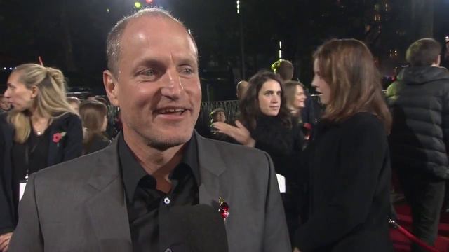 Woody Harrelson at the Mockingjay: Part 2 London Premiere смотреть онлайн