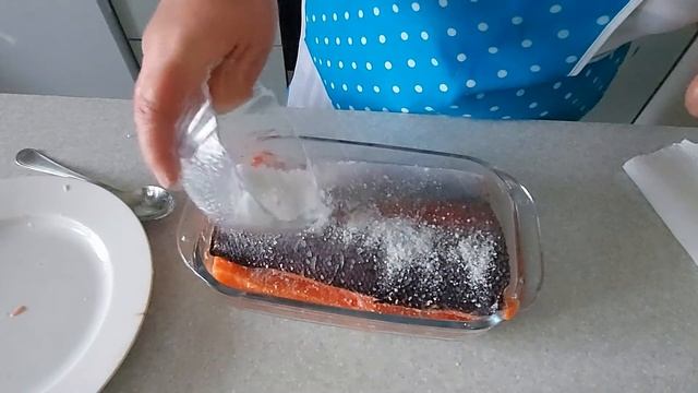 Как засолить красную рыбу. Малосольная сёмга сухим посолом.