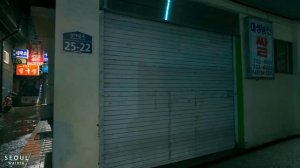 Дождливая летняя ночь в переулке Букчан-Донг для взрослых