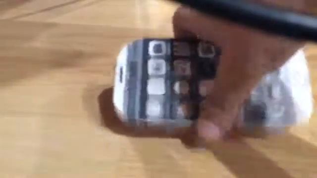 Черно-белый iPhone 5s смотреть онлайн