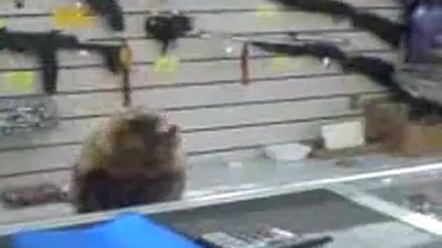 Eнот продавец оружия смотреть онлайн