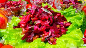 Необычный салат за 5 минут – вкусный салат со свеклой и селедкой – и винегрет, и селедка под шубой