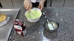 ФИСТАШКОВЫЙ ЧИЗКЕЙК С МАЛИНОЙ