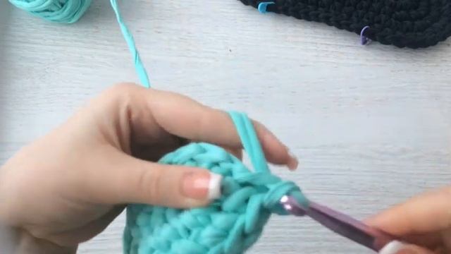 Овал из трикотажной пряжи крючком