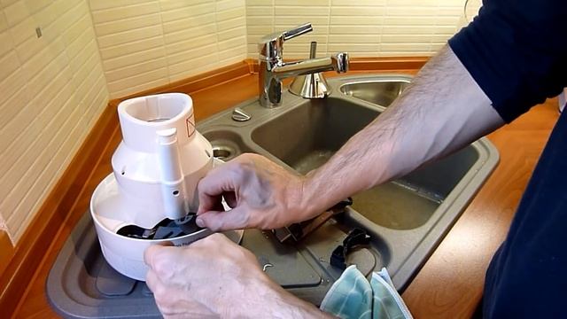 Monatliche Reinigung Dyson AM10 humidifier смотреть онлайн