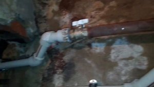 Замена гнилых труб на полипропилен