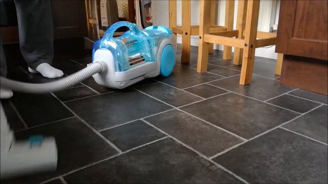 2000 Electrolux Cyclone Power Z5810T Bagless Cylinder Vacuum Cleaner смотреть онлайн