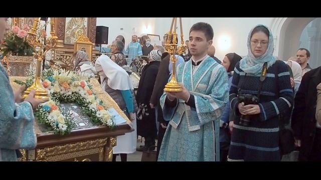 Митрополит Вениамин возглавил престольный праздник в минском соборном Радосте-Скорбященском храме смотреть онлайн