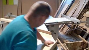 Обзор углового шаблона для запиливания заготовок под углом 45 градусов.