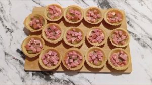 Пицца в тарталетках.