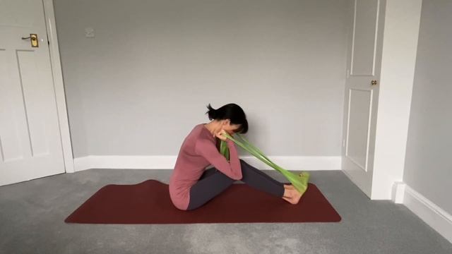 20 min REFORMER PILATES on the MAT with the RESISTANCE BAND смотреть онлайн