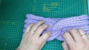 Повязка на голову спицами английской резинкой. #вяжутнетолькобабушки  #вязаниеспицами #рукоделие