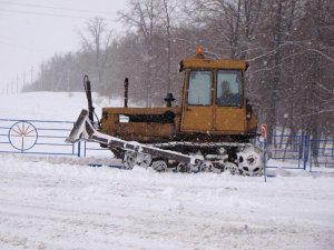 Tractor DT 75ml, clearing snow /// Трактор ДТ-75МЛ, расчистка снега