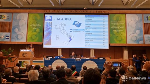 Le Bandiere Blu italiane salgono a 226, 17 in più. смотреть онлайн