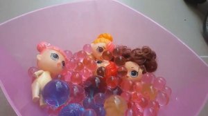 Lol bathe in orbeez. Лол купаются в орбизеLol bathe in orbeez. Лол купаются в орбизе