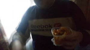 Игорь с канала бухла и позитива с другом бухают и закусывают