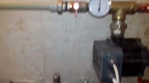 Работа глубинного насоса через редуктор давления
