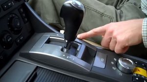 Как снять ручку АКПП на Range Rover Sport  L320