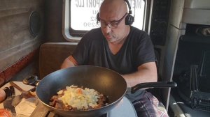 18+ Дальнобойщик США. 2 часа перерыва, готовлю Гречку по Купечески