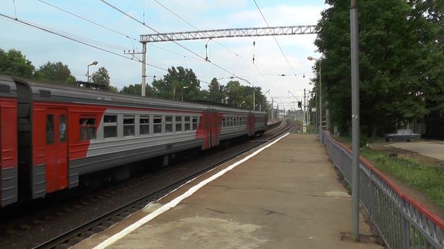 Электропоезд ЭР2Р-7055/7076 платформа Немчиновка смотреть онлайн