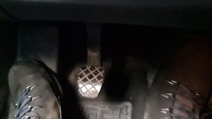 Škoda Octavia A7 скрипит педаль сцепления // Clutch pedal squeaks when pressing it down Octavia MK3