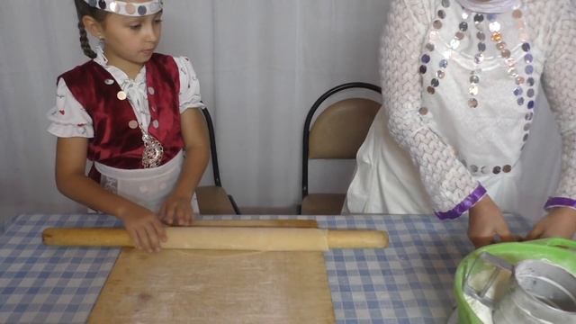 "Этно - гурман" - мастер - класс по приготовлению блюда башкирской национальной кухни "Тукмас" смотреть онлайн