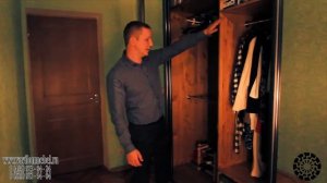 Шкаф-купе из натурального дерева под маслом
