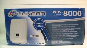 Стабилизатор напряжения Luxeon WDS-8000 сервоприводный, обзор