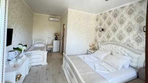 Улучшенный трехместный номер в главном корпусе отеля Мэри. #абхазия #новыйафон #отель #Отель_мэри