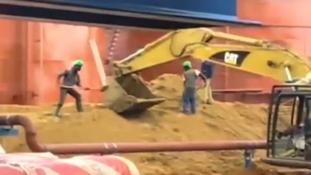 Самые Нелепые Ошибки Рабочих, Снятые на Камеру