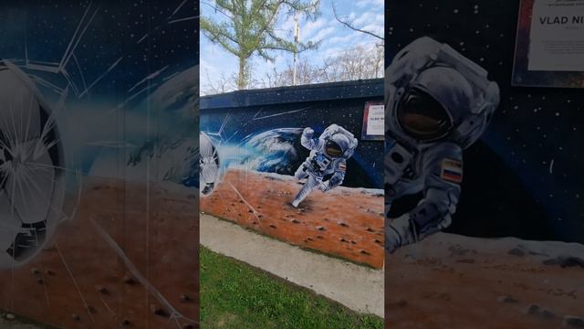 Арт граффити проект Футбольные континенты Vlad Nizmo у стадиона Лужники