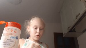 РАССКАЗАЛА КАК МОЖНО СДЕЛАТЬ СЛАЙМ ИЗ ИНГРЕДИЕНТОВ КОТОРЫЕ ЕСТЬ У ВСЕХ ДОМА.