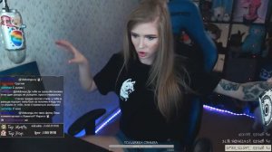 СТРИМЕРША РЕЖЕТ НА СЕБЕ ФУТБОЛКУ / Стрим из примерочной / AhriNyan / bratishkinoff / Stery_rjv