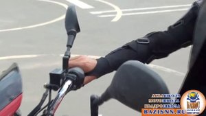 Мотошкола. Правильная посадка на мотоцикл.