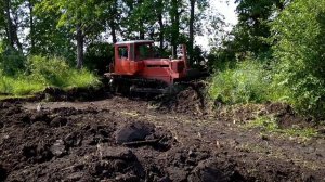Ровняем полевые дороги на ДТ 75. Подготовка к уборке.