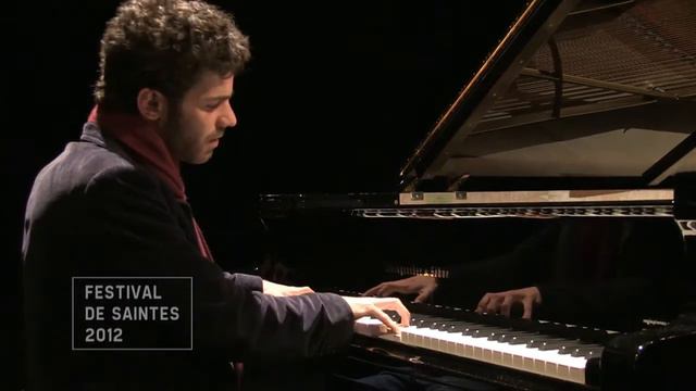 Interview de Adam Laloum - Festival de Saintes 2012 смотреть онлайн