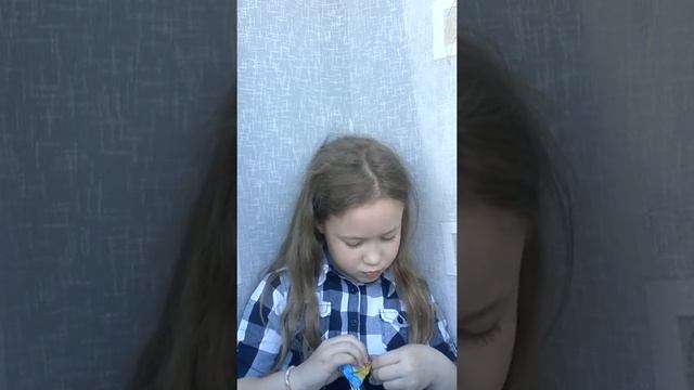 Делаю бантик из фантиков смотреть онлайн