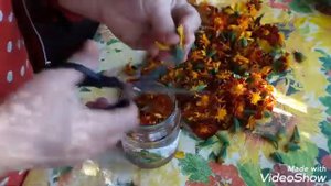 Масло для салатов из бархатцев...