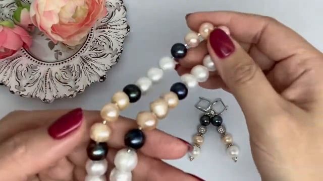 Колье и серьги из натурального трехцветного жемчуга, ручная работа.