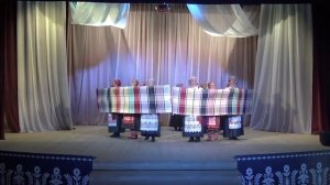 Коми-пермяцкий ансамбль песни и танца «Шондiбан» с номером «Ткёт мама половик»