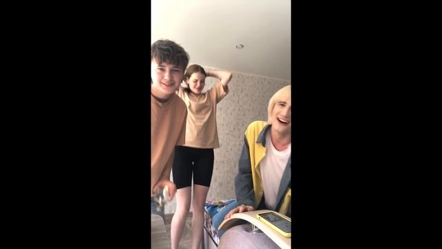 VLOG 79:Проводы брата в армию/Купил себе книгу/Встреча с сестрой смотреть онлайн