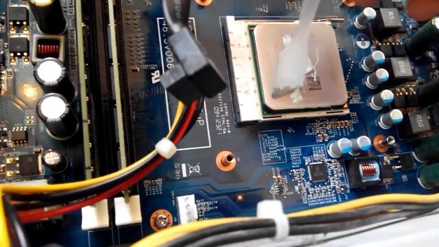 Чистка ПК от пыли, и замена термопасты смотреть онлайн