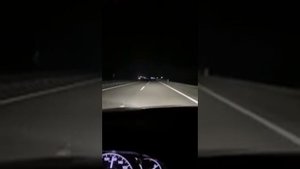 Свет фар на линзах азум