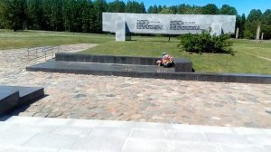 Хатынь.  Непокоренный человек