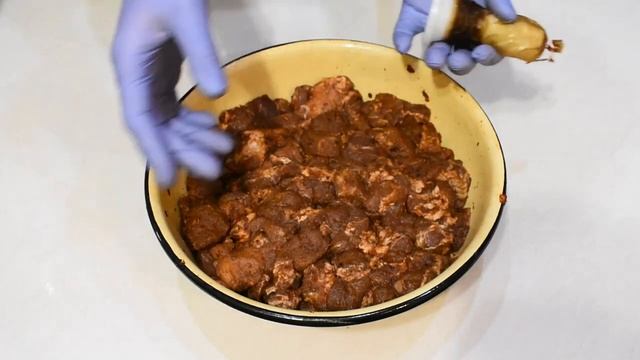 Домашняя крафтовая сыровяленая колбаса с сушеными томатами и паприкой! Homemade craft sausage!