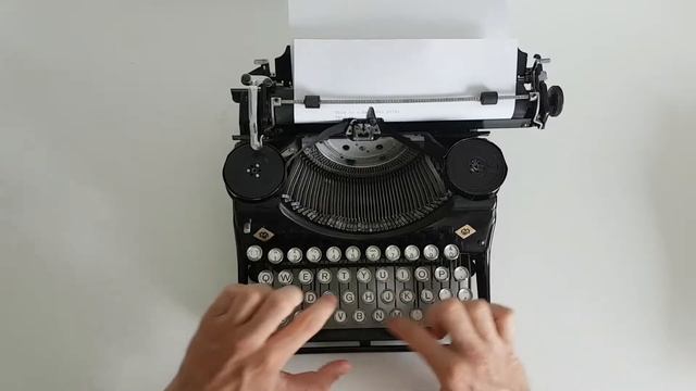 Tony's Typewriters - Mercedes Prima (SOLD) смотреть онлайн