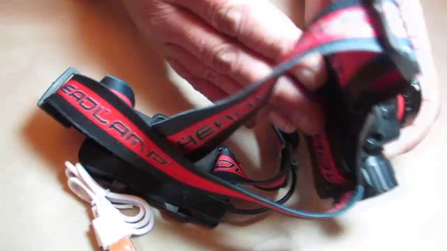 Чудо фонарь Огонь H Т523 с USB зарядкой! 520 000w(китайских)! 2 технологии светодиодов  "COB"и "CREE смотреть онлайн