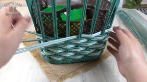 Корзина из газетных трубочек  Сочетание прямой веревочки с ситцем