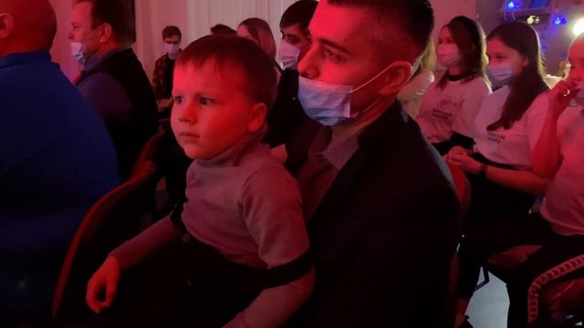 Квартирная вечеринка в стиле поп-арт смотреть онлайн